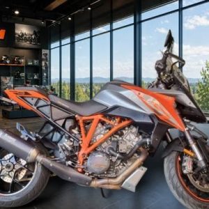 2016 KTM 1290 Super Duke GT image 1