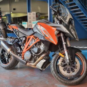 2016 KTM 1290 Super Duke GT image 6