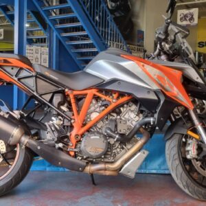 2016 KTM 1290 Super Duke GT image 8