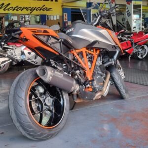 2016 KTM 1290 Super Duke GT image 9